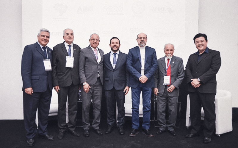 Dr. Rogério Adib Kairalla (CROSP); Dr. Samir Najjar (CFO); Sr. José Henrique dos Santos (APDESPBR); Dr. Marcelo Messias (vereador SP); Dr. Wilson Chediek (APCD); Sr. Toshio Uehara (APDESPBR) e Dr. Henrique Nakamá (SBODIGITAL)