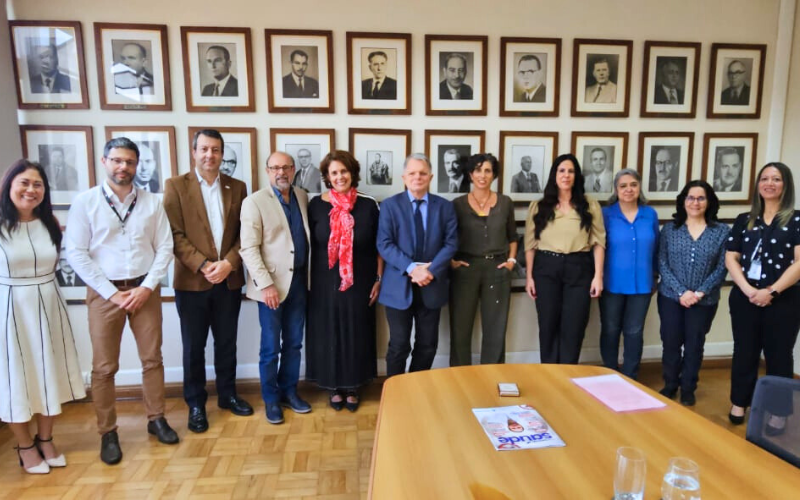 Representantes do setor odontológico e membros da Secretaria de Estado da Saúde de São Paulo | Foto CROSP
